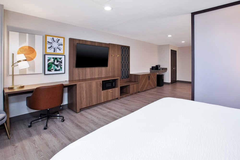 Holiday Inn Ontario Airport by IHG - photo 8
