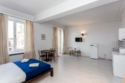 Super Stylish and Spacious 3 Seperated Apartments For 6 people