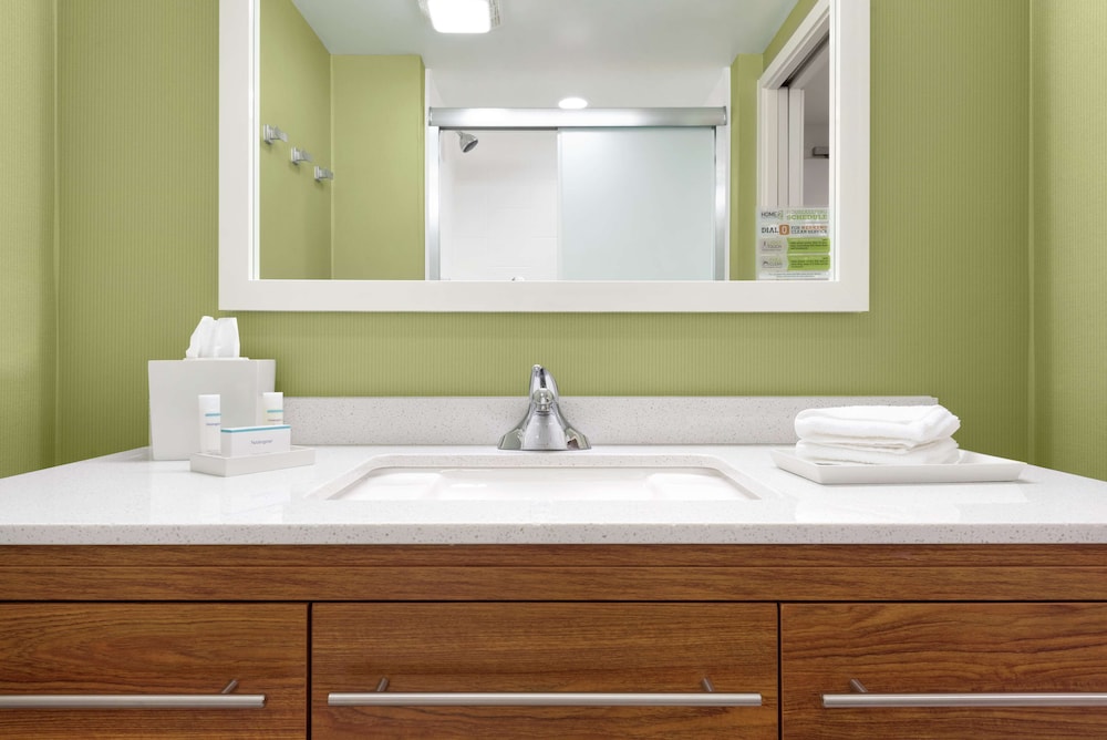 Home2 Suites by Hilton Milwaukee Airport - photo 18