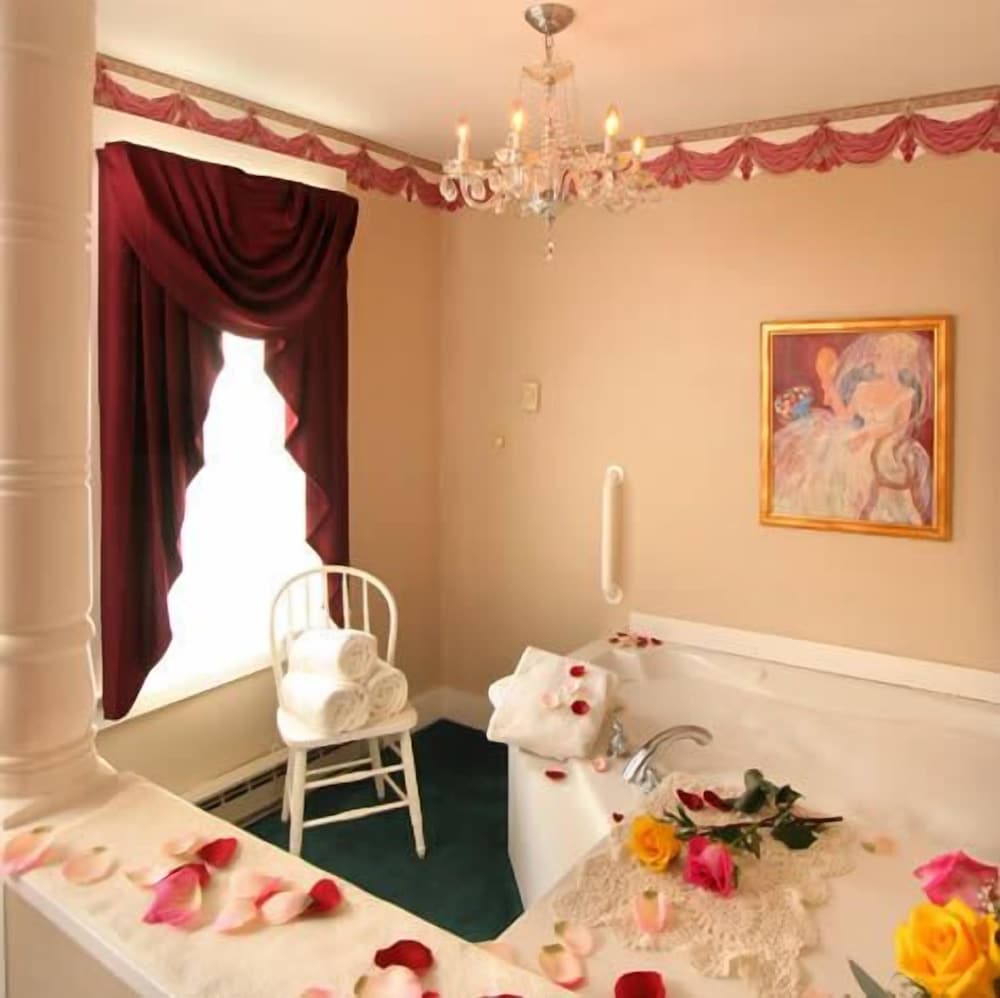 Crestmont Inn - photo 34