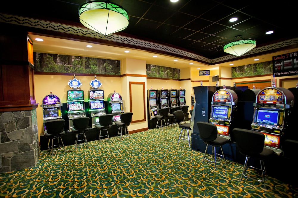 Lucky 7 Casino & Hotel Howonquet Lodge - photo 40