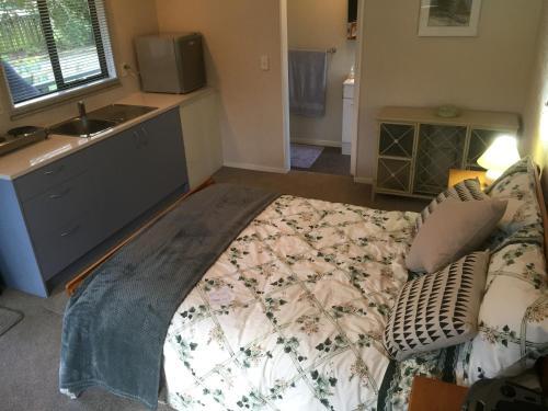 Chris's Cabin — 5-Star Luxury Hotel in Wellington, New Zealand
