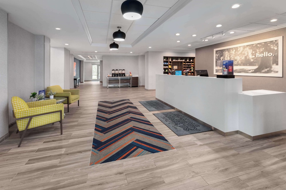 Hampton Inn & Suites Saginaw - photo 8