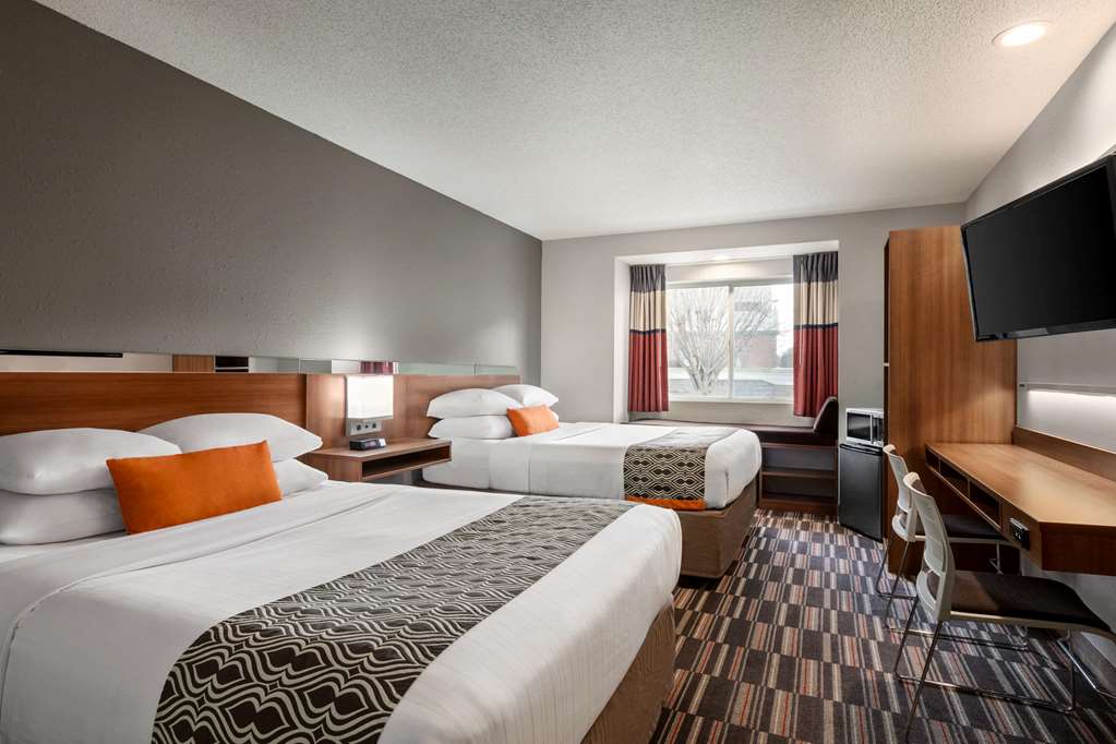 Microtel Inn & Suites by Wyndham Tifton - photo 15