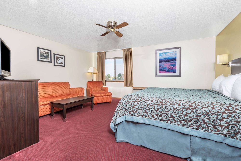 Days Inn by Wyndham Pueblo - photo 7