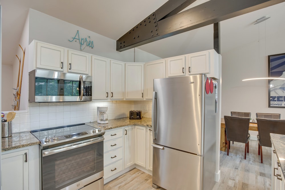 Modern Townhome about 4 Miles to Beaver Creek Resort - photo 12