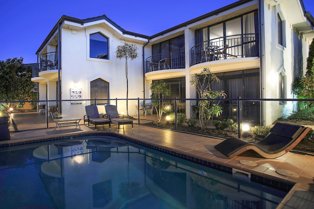 De Lorenzos Studio Apartments