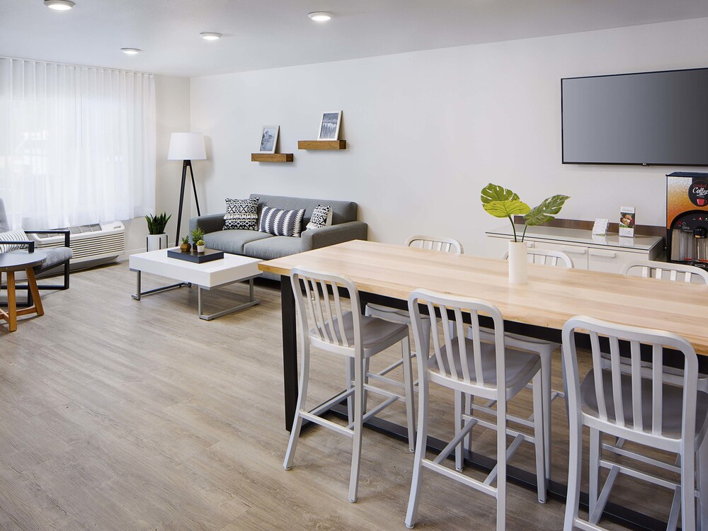 WoodSpring Suites Seattle Everett - photo 6