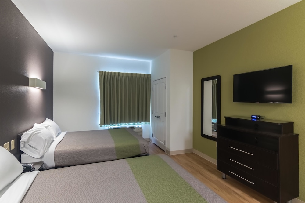 Days Inn & Suites by Wyndham Colorado City I 20 - photo 10