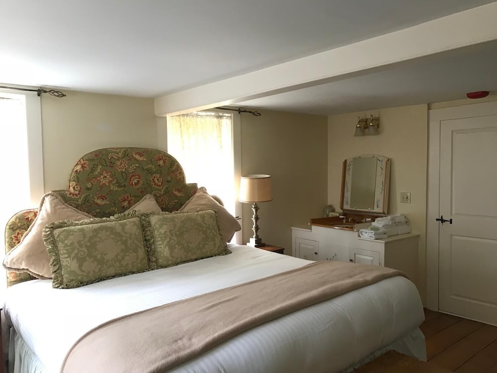 Admiral Farragut Inn - photo 7