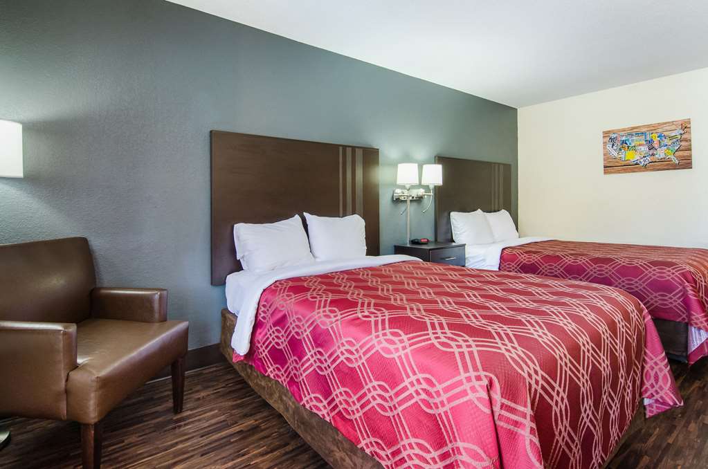 Econo Lodge Near Motor Speedway - photo 12