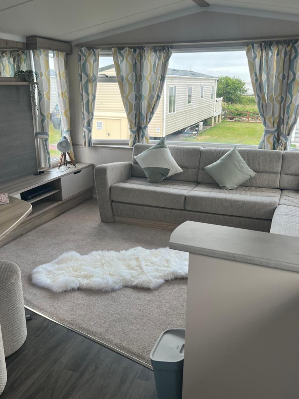 Robinson retreats beautiful caravan with sea views pet friendly in Dumfries, United Kingdom