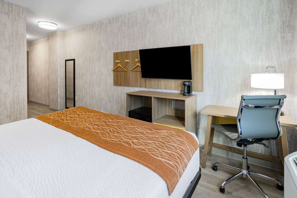 Days Inn by Wyndham Bronx NYC - photo 22