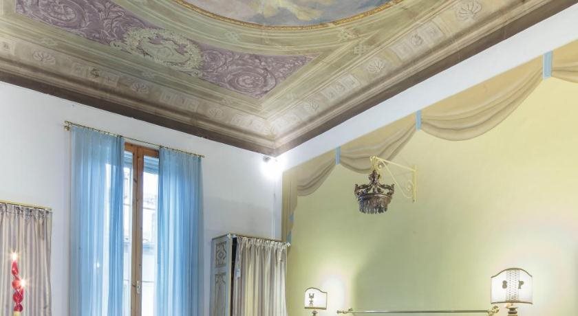 Perla Js - carbon neutral hotel in Florence