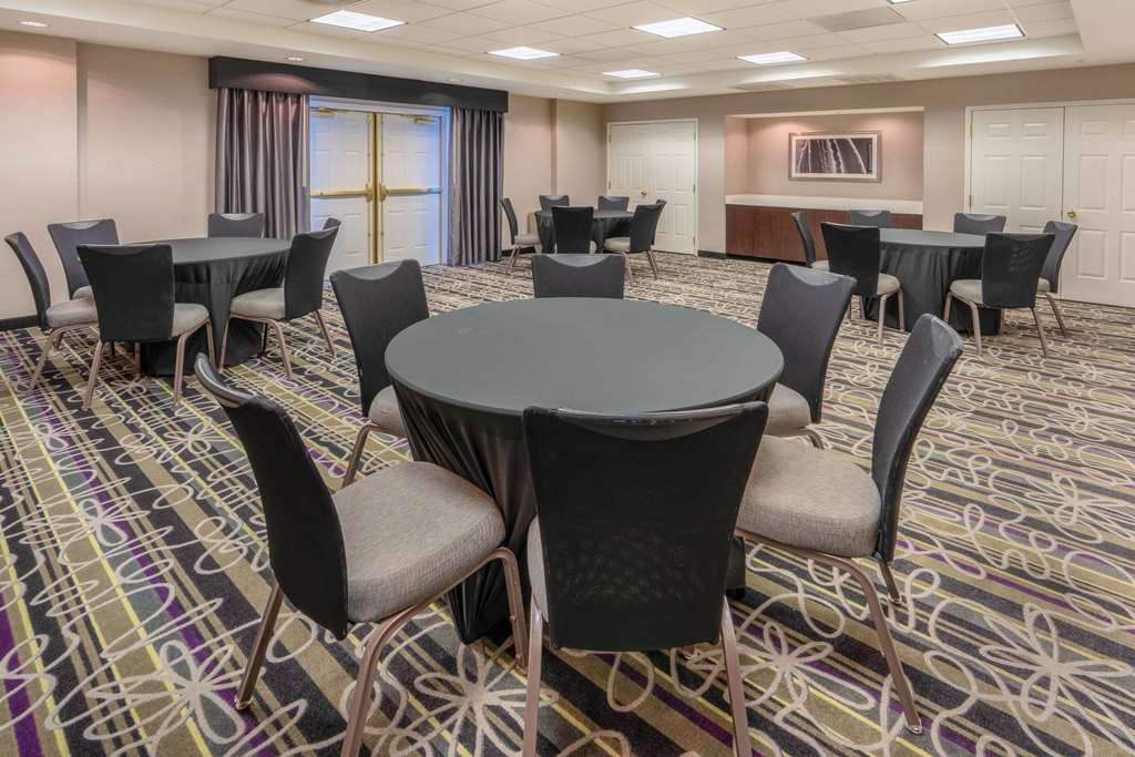 La Quinta Inn & Suites by Wyndham Pueblo - photo 51