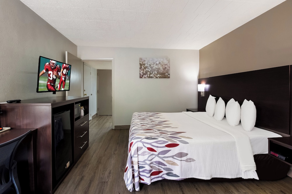 Red Roof Inn New Stanton - photo 10
