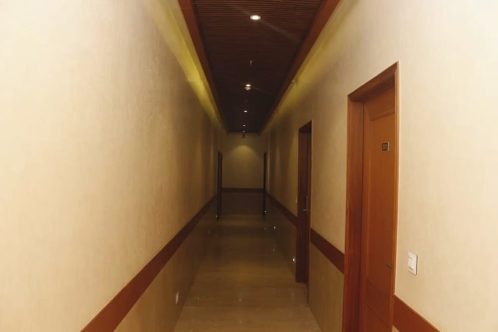 Fisco The Hub Link - last minute hotel in Mumbai