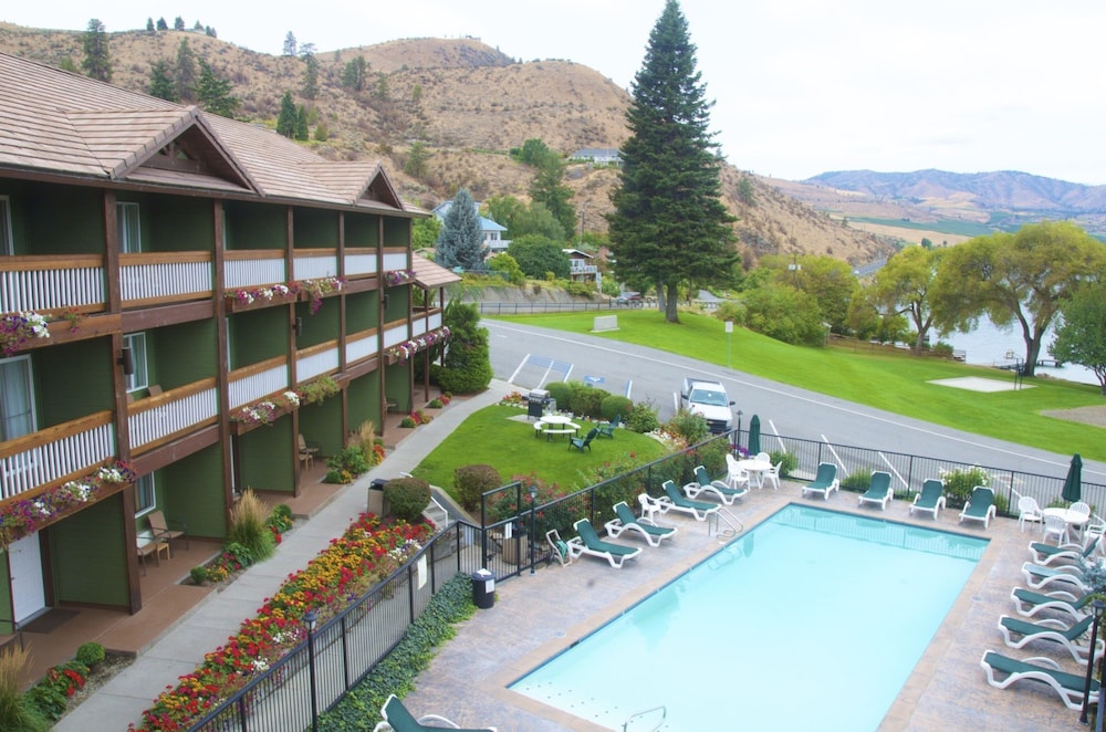 Lakeside Lodge And Suites - photo 16