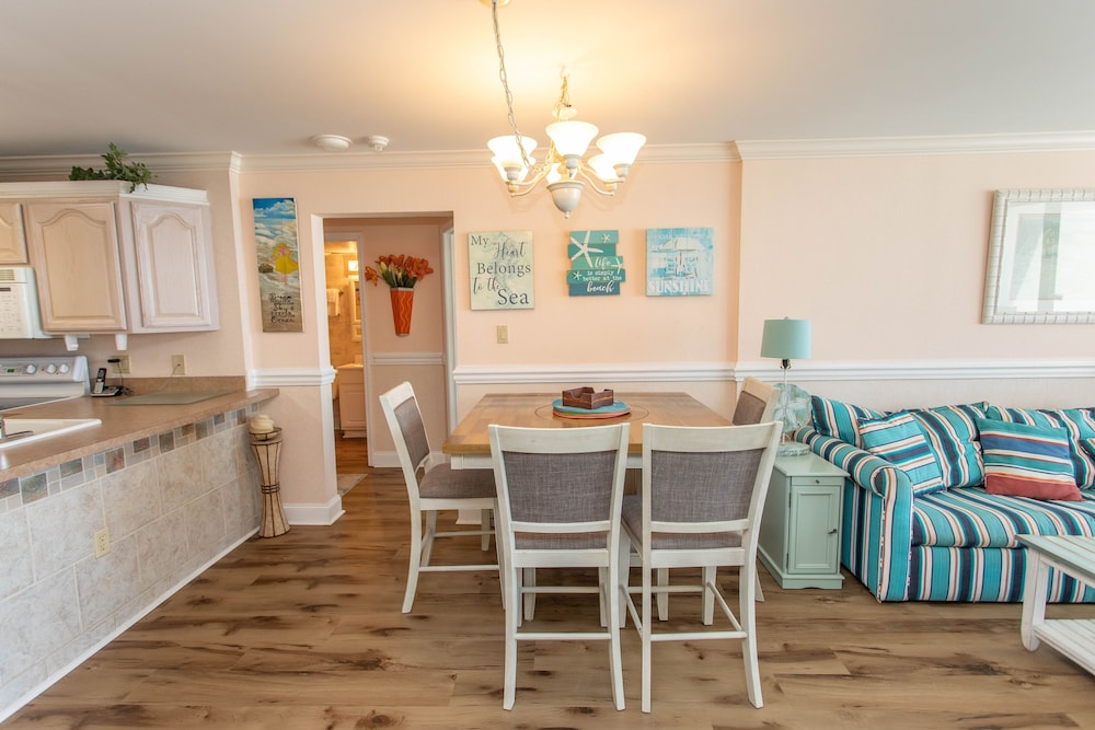 Royal Garden Resort 401 3 Bedroom Condo by Redawning - photo 31