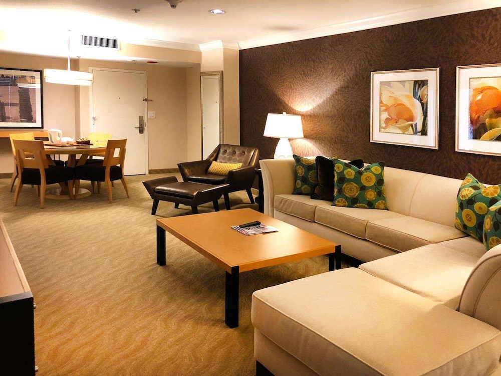Pacific Palms Resort - photo 10