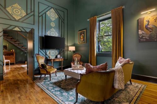 Gypsy and Carraway — 4-Star Luxury Hotel in Columbia, United States
