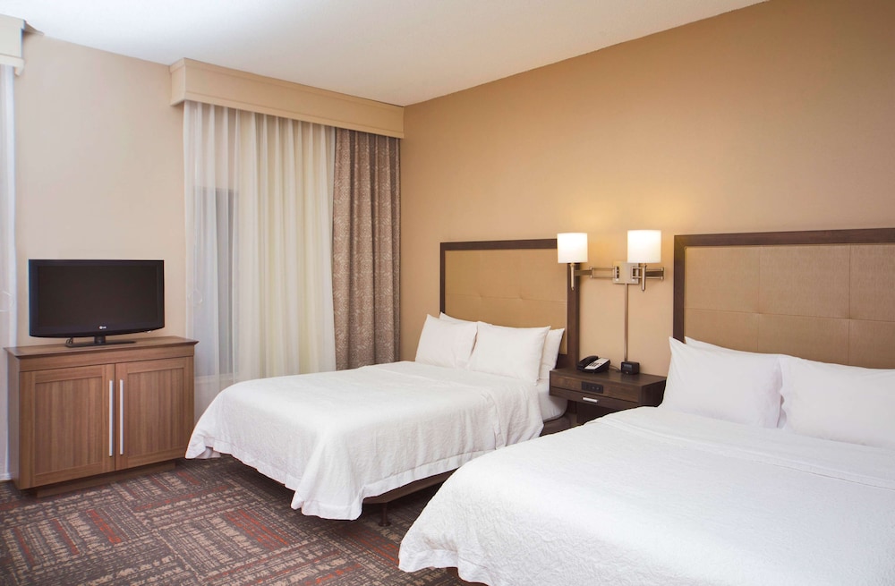 Hampton Inn & Suites Valdosta Conference Center - photo 15