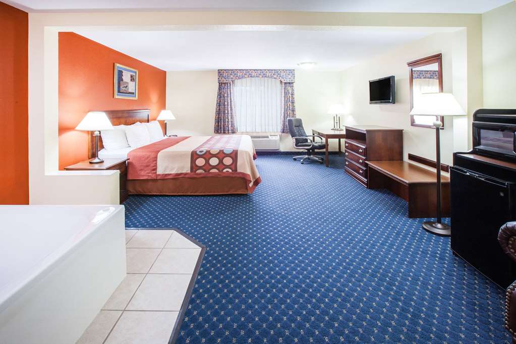 Super 8 by Wyndham White Hall - photo 13