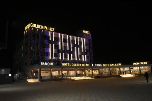 Hotel Golden Palace & Rooms in Halol, India