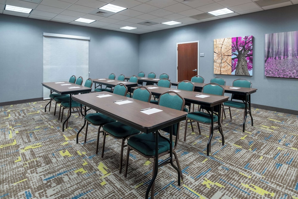 Hampton Inn Dahlgren - photo 52