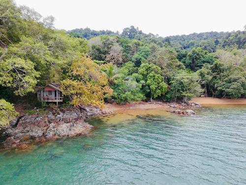 Island Life Bungalows — hotel near Ranong Airport