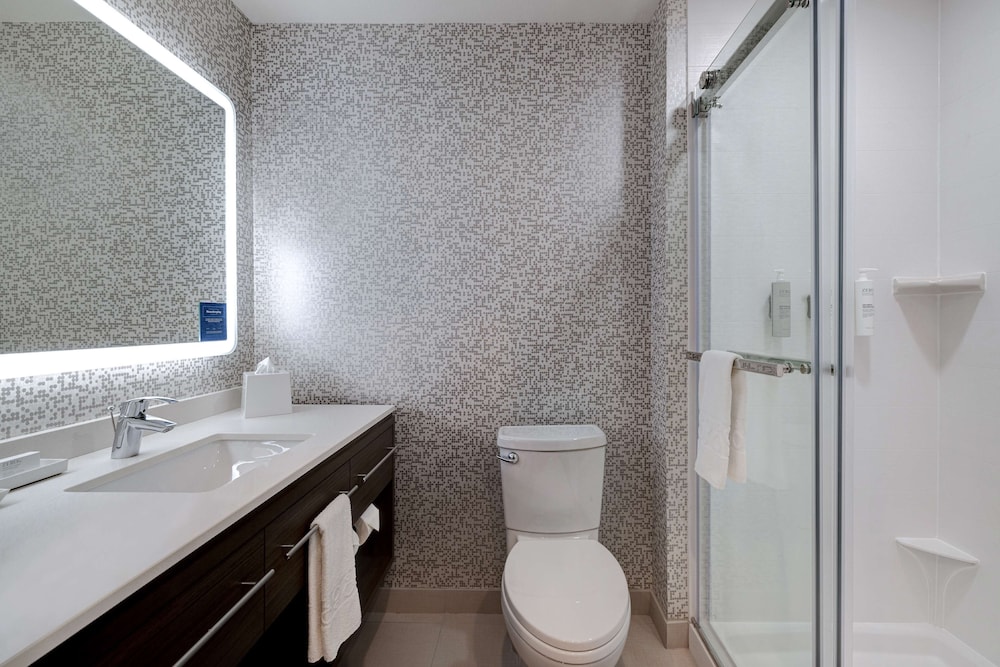 Home2 Suites by Hilton Redding - photo 32