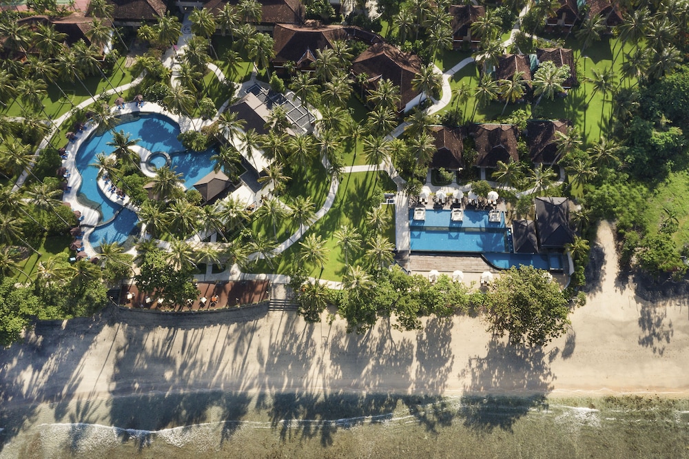 Holiday Resort Lombok — 4-Star Luxury Hotel in Senggigi, Indonesia