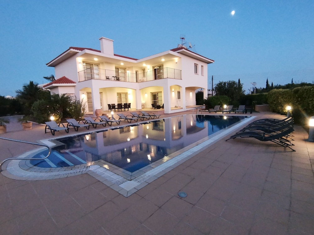 Orchard Blossom Private Villa With Pool