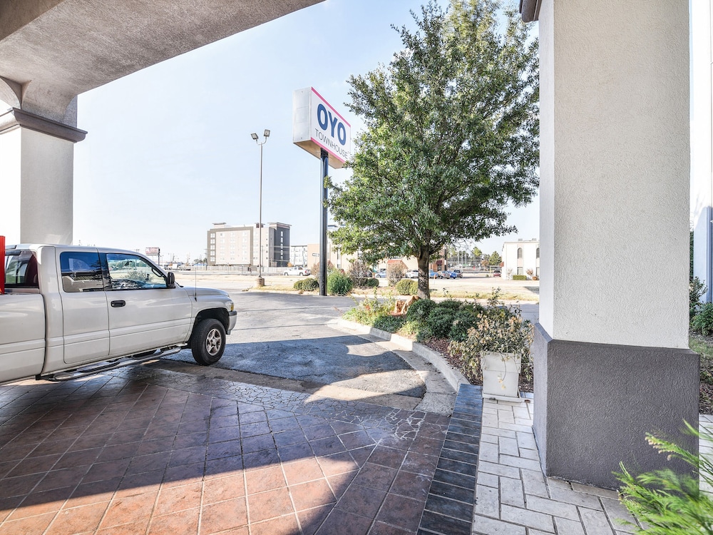 OYO Townhouse Oklahoma City Airport - photo 41