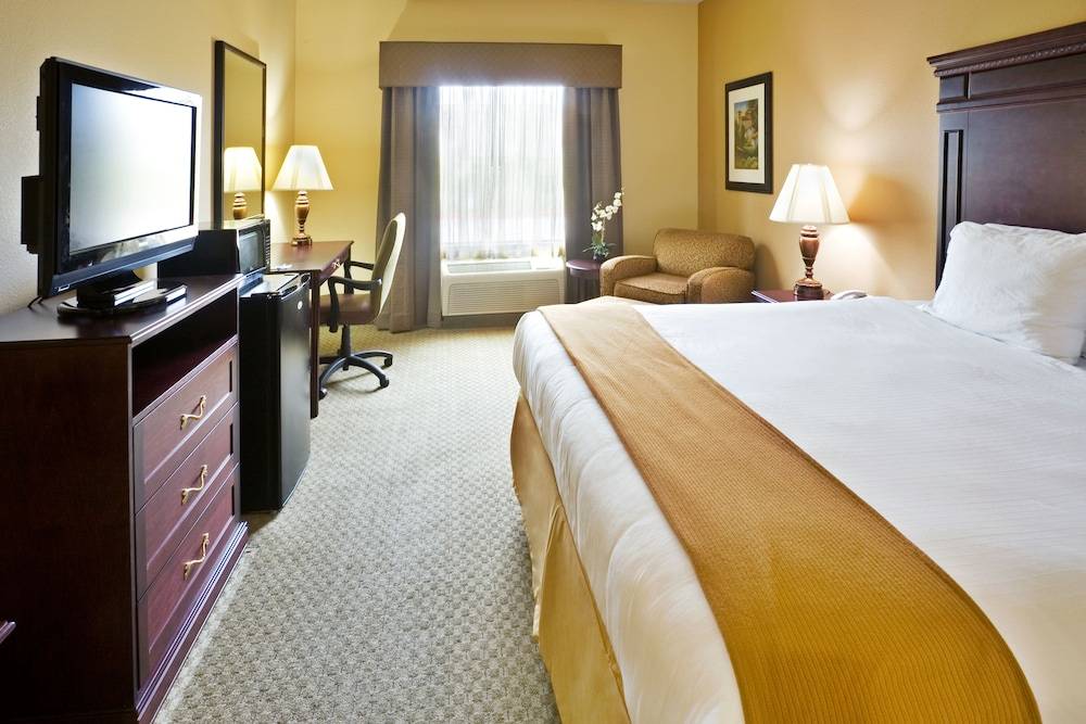 Holiday Inn Express & Suites Texarkana an IHG Hotel - photo 5