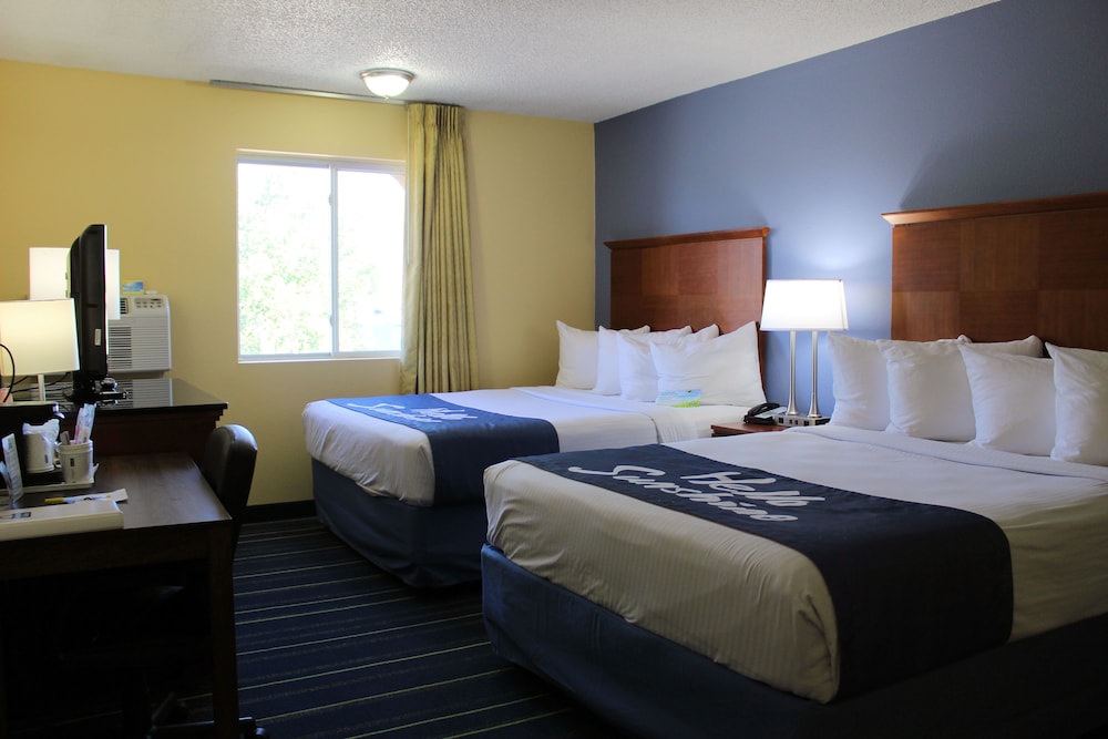 Days Inn & Suites by Wyndham Gunnison - photo 20