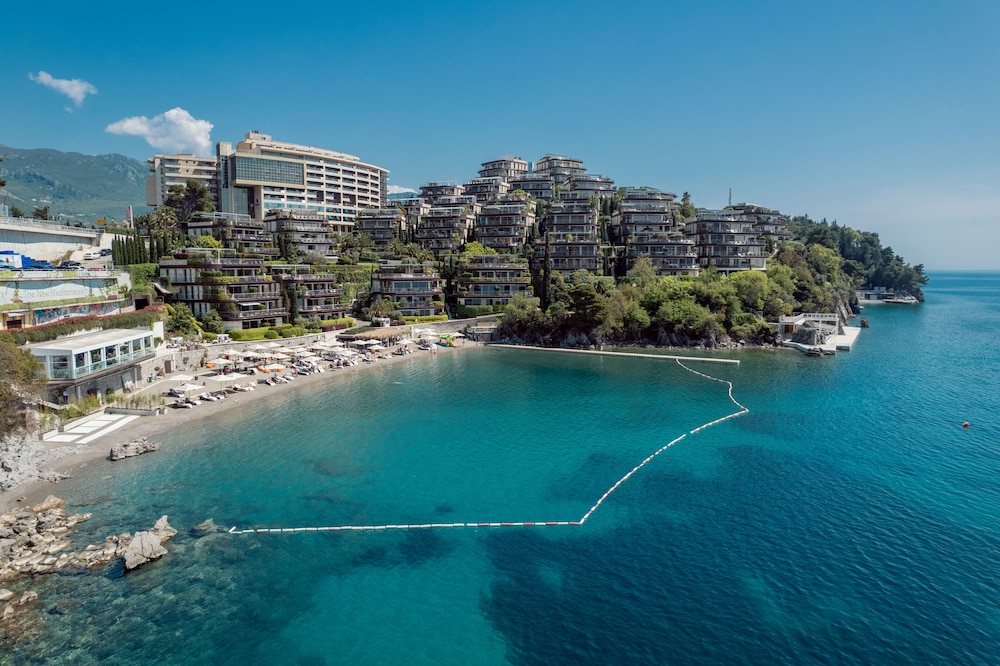 Dukley Hotel & Resort — hotel in Budva