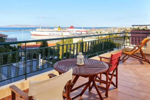 City Center Penthouse with Sea View — 4-Star Luxury Hotel in Irakleion, Greece