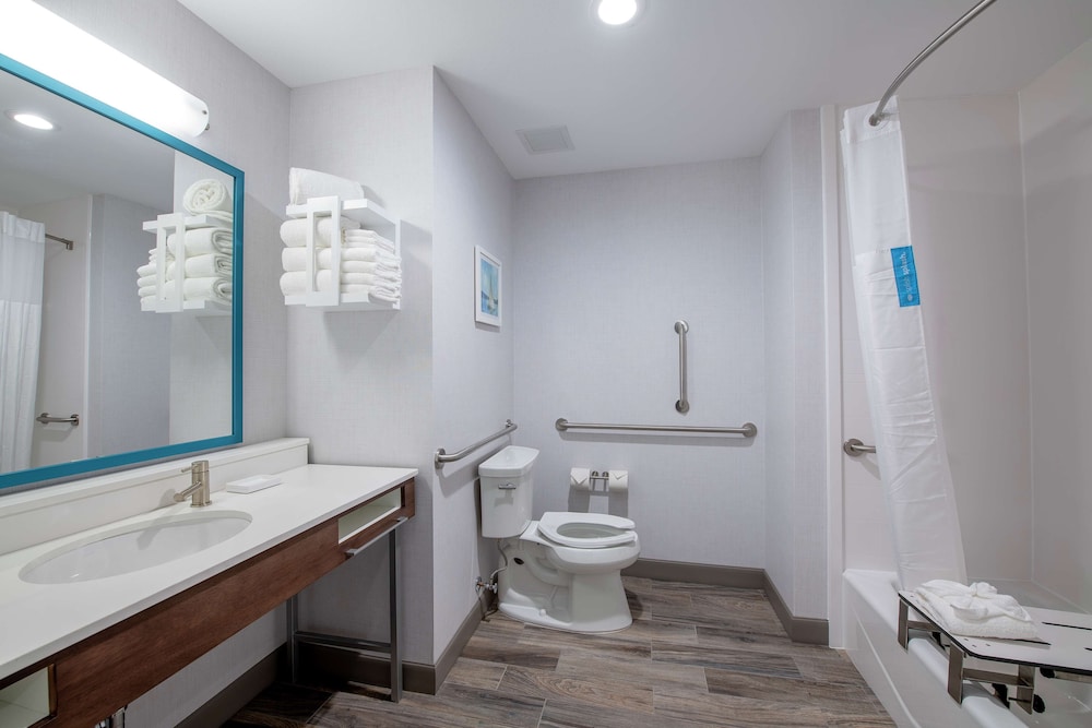 Hampton Inn & Suites Duncanville Dallas - photo 35