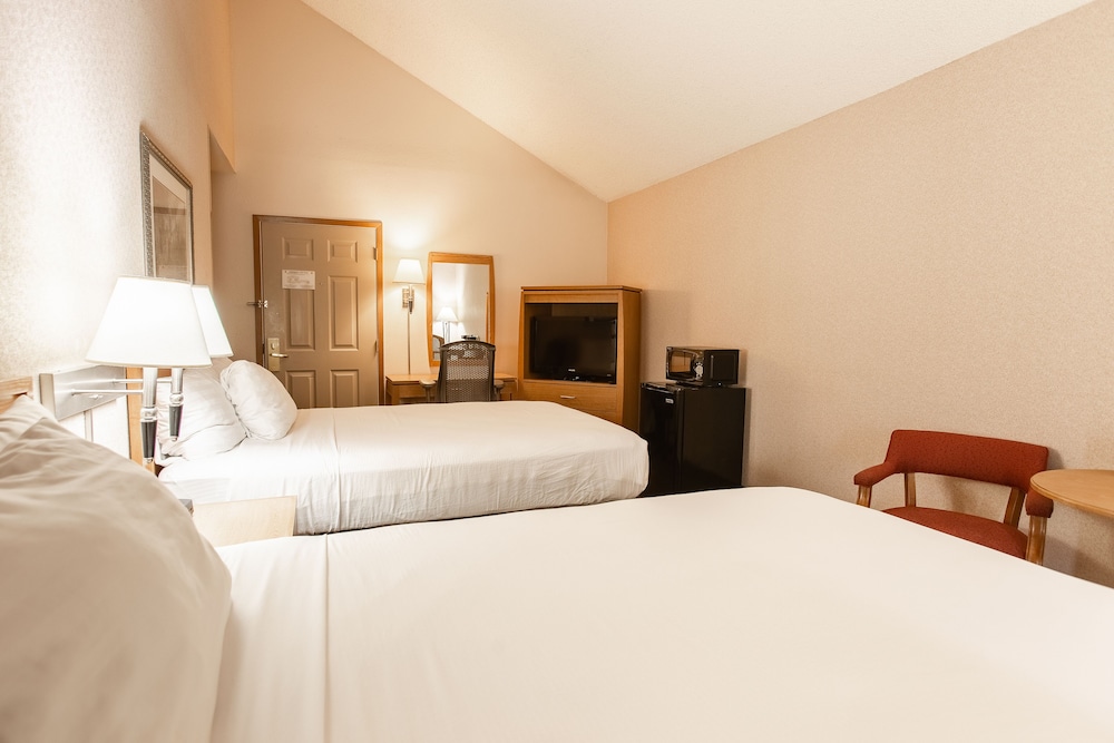 RiverTree Inn & Suites - photo 8