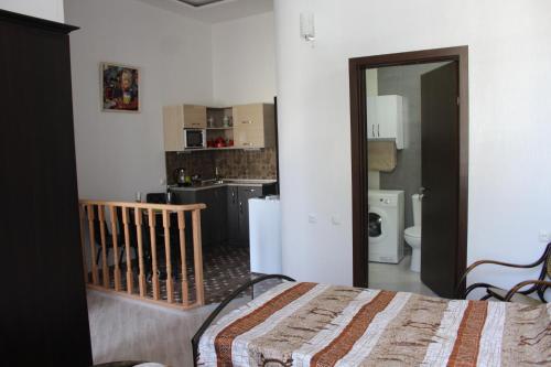 Guest House on Gia Abesadze Street