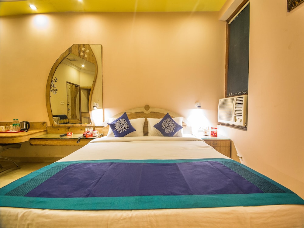 Oyo 2353 Hotel Deep — hotel in Kanpur