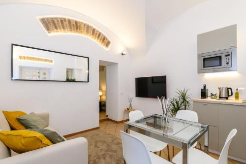 Cozy & Central with Private Entrance by NDP rent — 4-Star Luxury Hotel in Rome, Italy