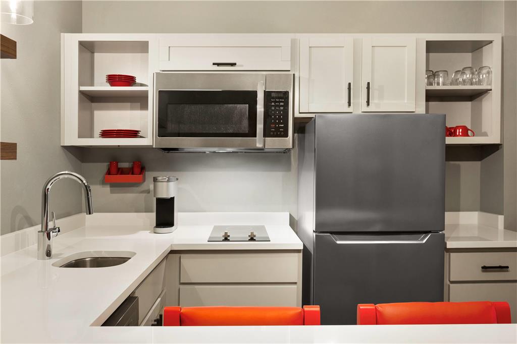 La Quinta Inn & Suites by Wyndham Mount Laurel Moorestown - photo 46