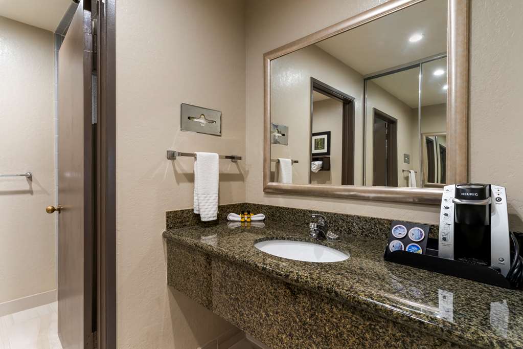 Best Western Plus Forest Park Inn - photo 55