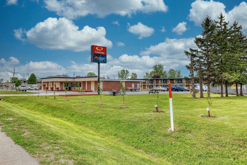Econo Lodge Neenah in Neenah, United States