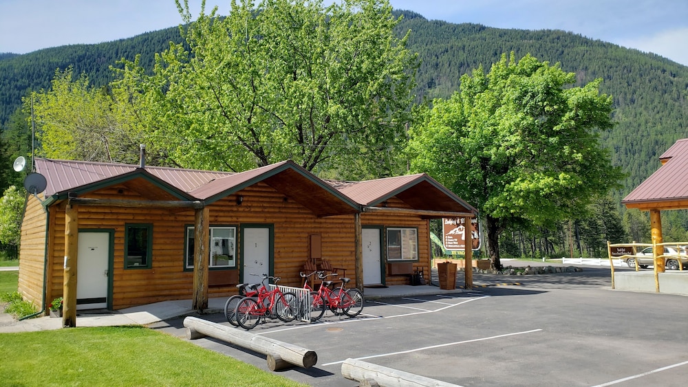 Beargrass Lodging and RV Resort - photo 127