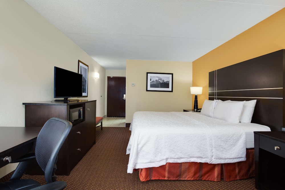 Hampton Inn Pittsburgh West Mifflin - photo 11