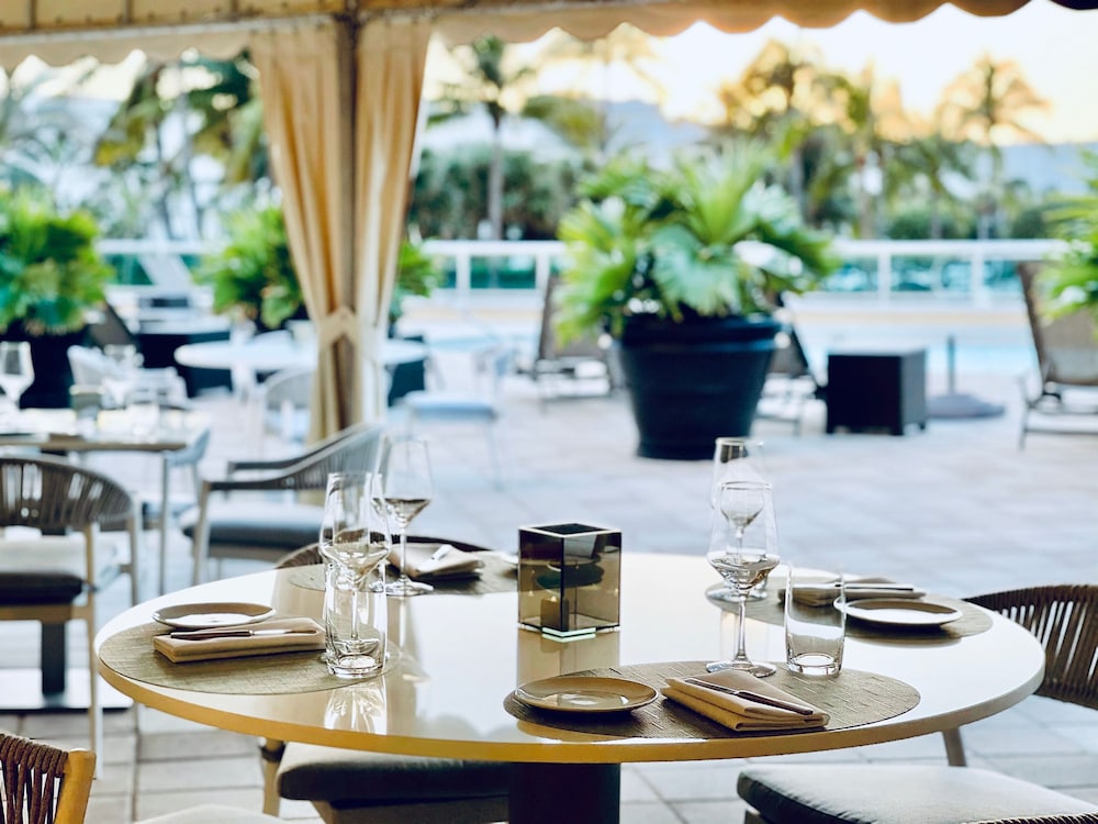 The Ambassador Palm Beach Hotel & Residences - photo 12