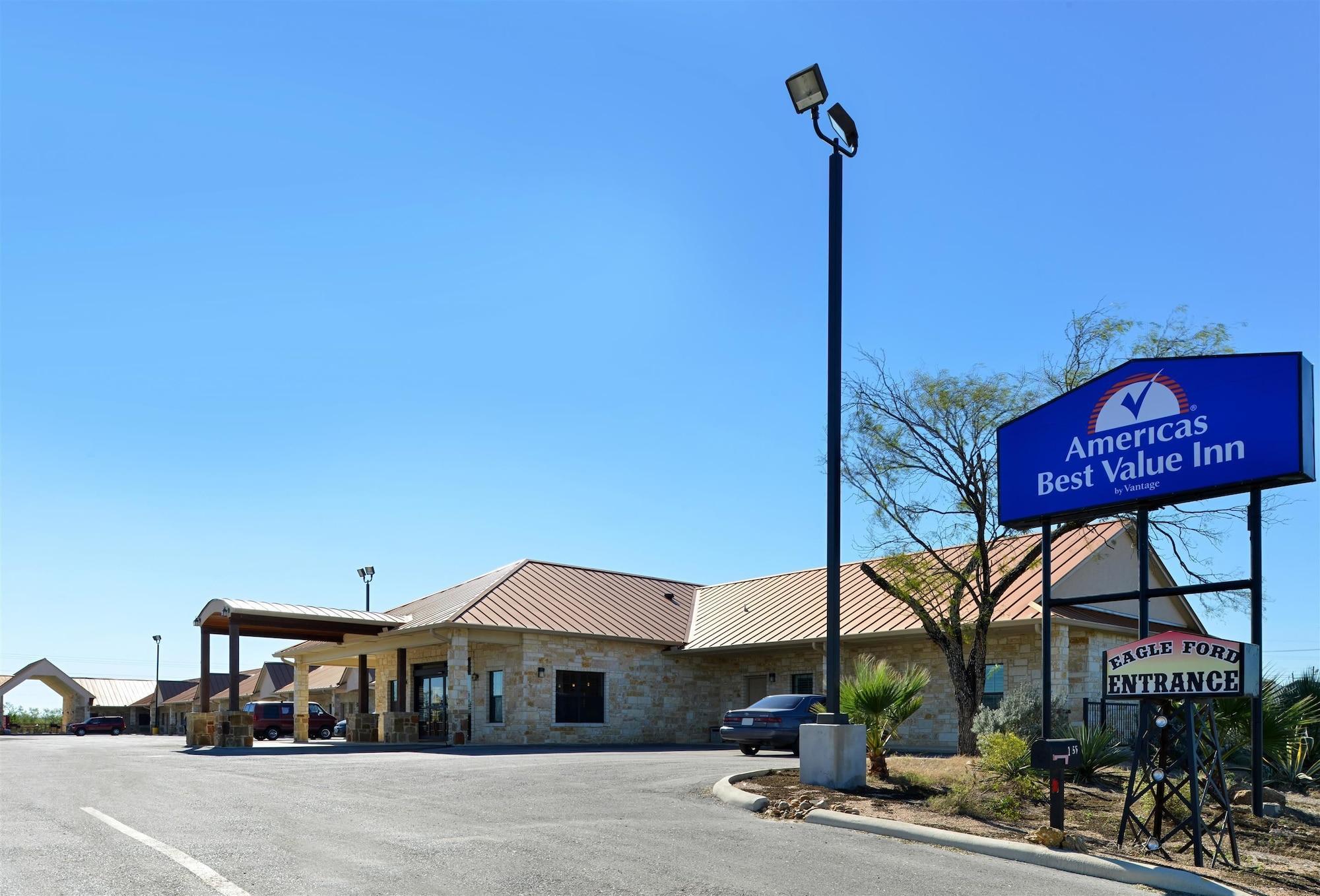 Studio Inn & Suites Kitchenettes - photo 17